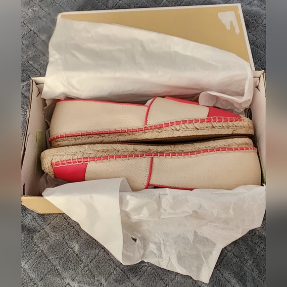 NWOT Michael Kors Kendrick Slip-on Espadrilles. Size 7 Medium - Picture 9 of 9